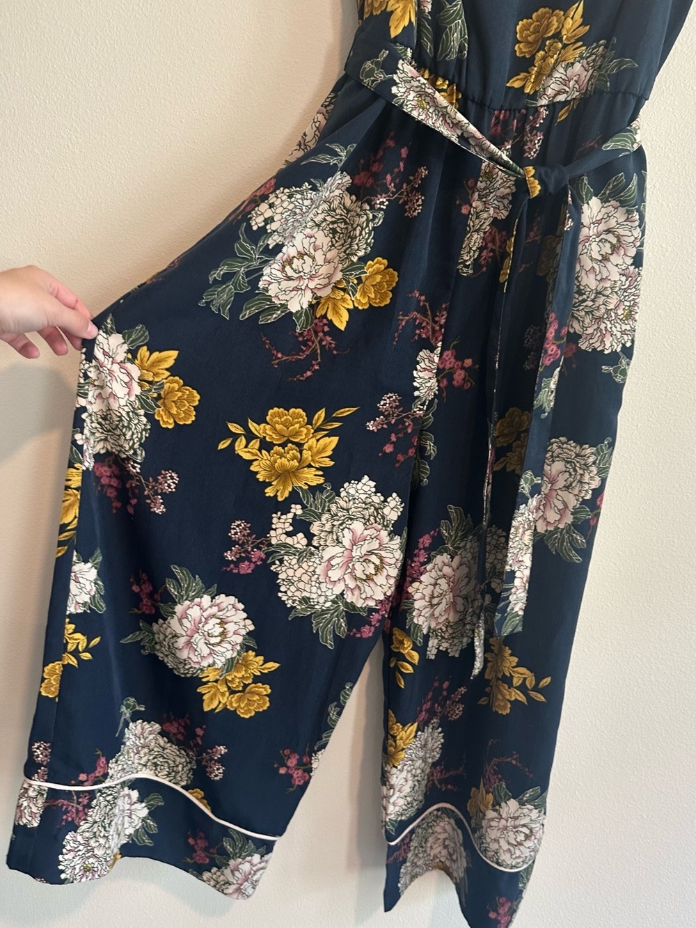 Leith Navy Floral Adjustable Spaghetti-Strap Jumpsuit With Pockets - SIZE M - Picture 4 of 12